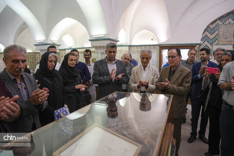یادبود