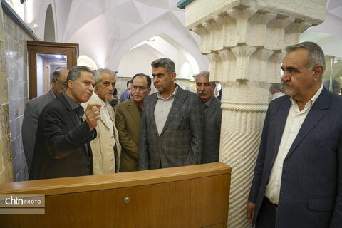 یادبود