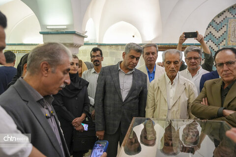 یادبود