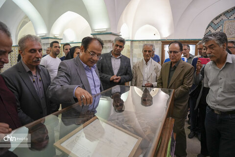 یادبود