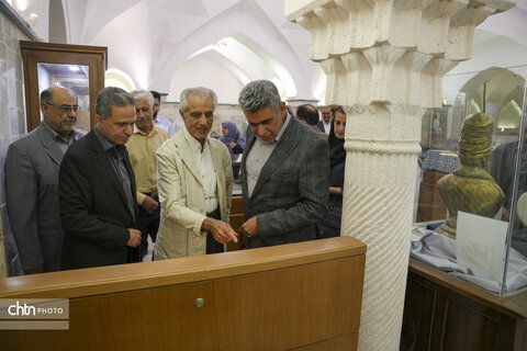یادبود