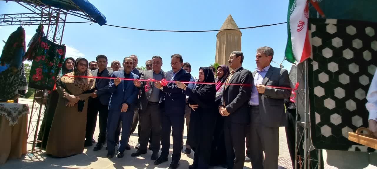 محوطه میراث جهانی گنبد قابوس میزبان جشنواره گل و گلاب‌گیری شد/ حضور ۳۰ هنرمند صنایع‌دستی از استان‌های مختلف کشور