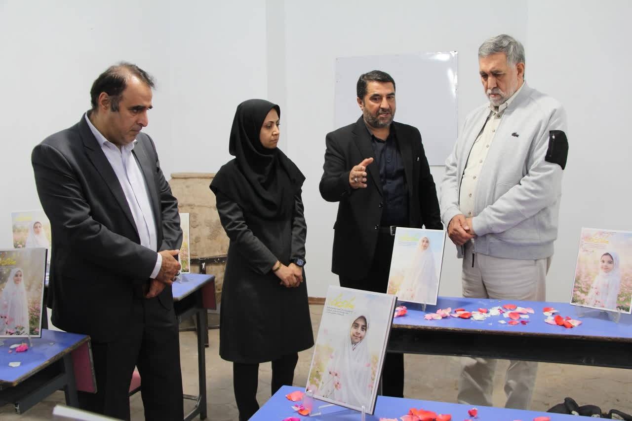 بازدید مشاور وزیر میراثفرهنگی از نمایشگاه جنگ رمضان و میراث ماندگار مقاومت در قزوین/ تجلیل از خانواده شهید کاپیتان محمد عزیزی