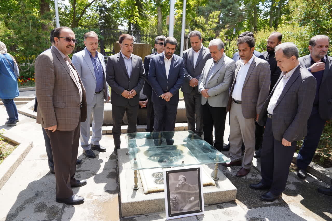 استاندار همدان: کتابخانه بوعلیسینا به مرکز علمی و فرهنگی تبدیل شود