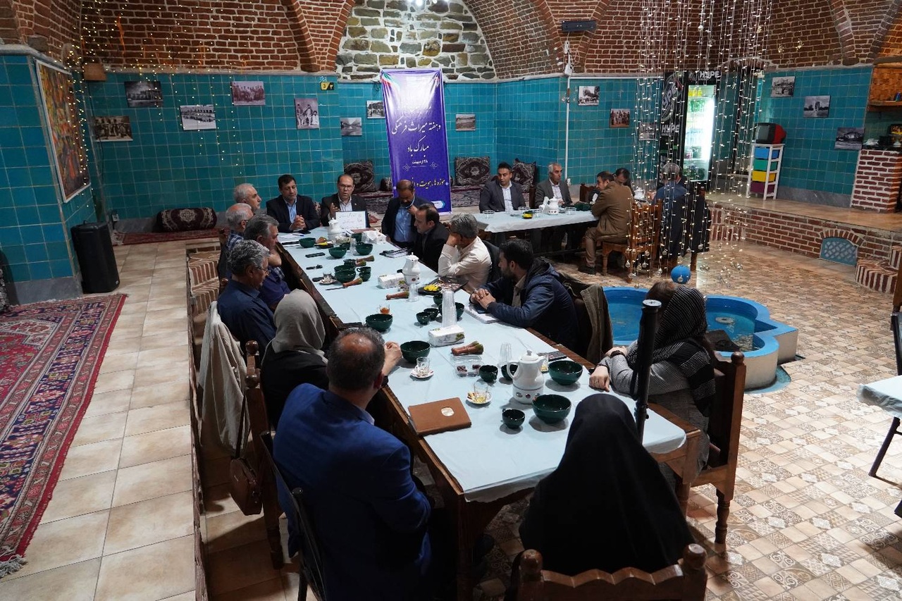 برگزاری نشست مدیرکل میراث‌فرهنگی آذربایجان غربی با انجمن دوست‌داران میراث‌فرهنگی