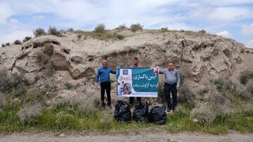 پاکسازی محوطه تاریخی قره‌تپه گزاوشت با مشارکت کارکنان میراث‌فرهنگی اجرا شد/ صیانت میدانی از محوطه‌های باستانی در دستور کار قرار گرفت