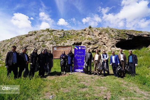 پاکسازی محوطه‌های تاریخی روستای تمتمان ارومیه به‌مناسبت هفته میراث‌فرهنگی
