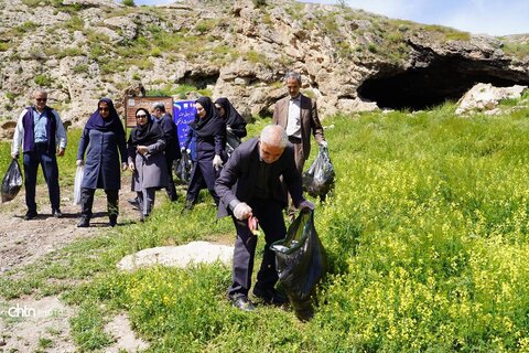 پاکسازی محوطه‌های تاریخی روستای تمتمان ارومیه به‌مناسبت هفته میراث‌فرهنگی