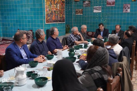نشست مدیرکل میراث‌فرهنگی، گردشگری و صنایع‌دستی آذربایجان غربی با اعضای انجمن دوست‌داران میراث‌فرهنگی