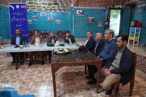 نشست مدیرکل میراث‌فرهنگی، گردشگری و صنایع‌دستی آذربایجان غربی با اعضای انجمن دوست‌داران میراث‌فرهنگی