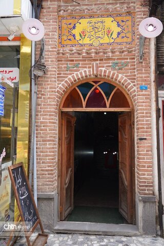 نشست مدیرکل میراث‌فرهنگی، گردشگری و صنایع‌دستی آذربایجان غربی با اعضای انجمن دوست‌داران میراث‌فرهنگی