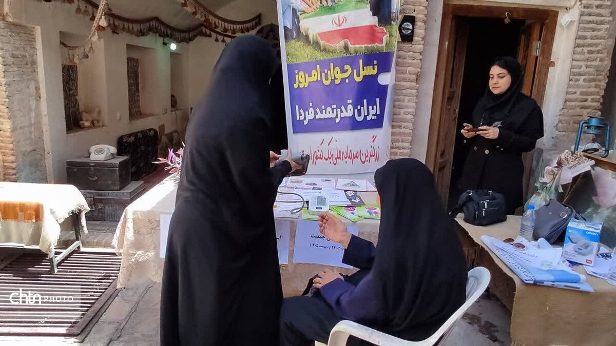 گرامی داشت هم‌زمان هفته میراث‌فرهنگی و هفته ملی جمعیت در خانه تاریخی سوزنگر دزفول