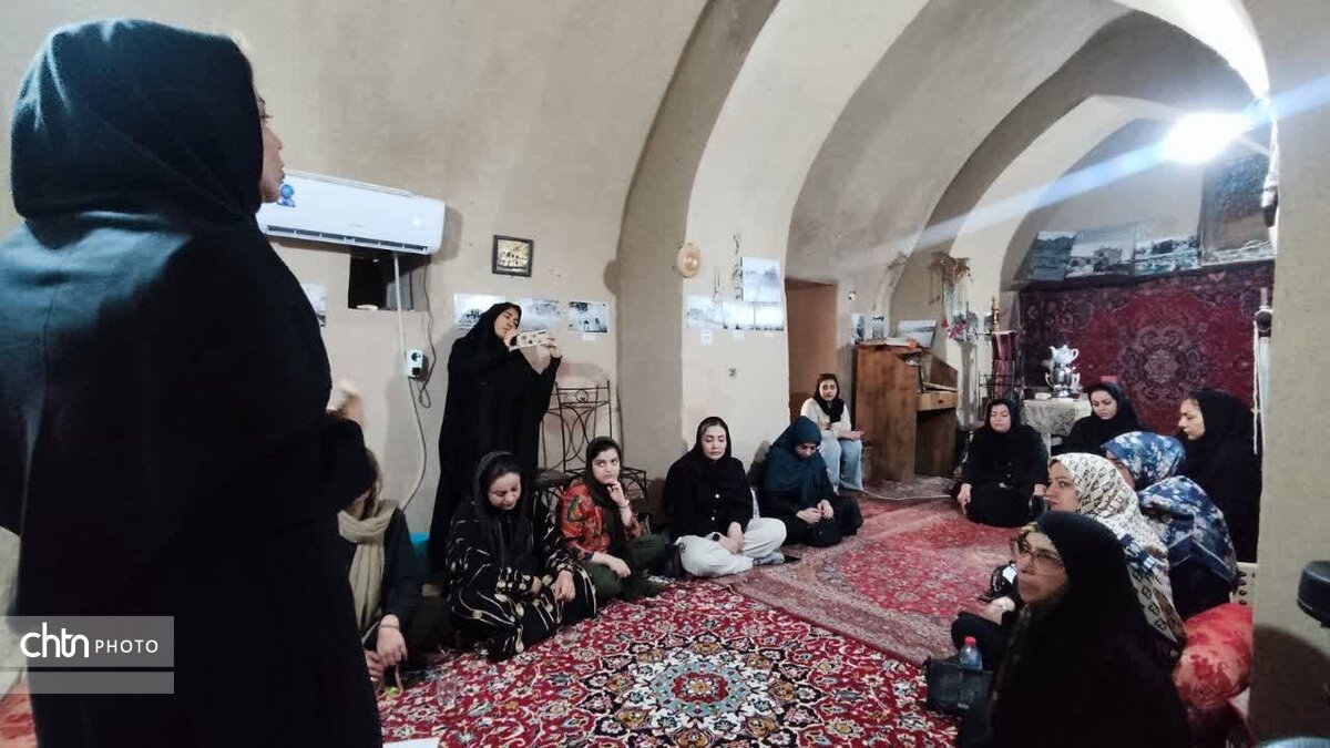 گرامی داشت همزمان هفته میراثفرهنگی و هفته ملی جمعیت در خانه تاریخی سوزنگر دزفول