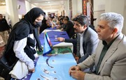 میز ارتباطات مردمی اداره‌کل میراث‌فرهنگی، گردشگری و صنایع دستی استان فارس در حرم مطهر شاهچراغ(ع) برپا شد