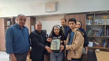 ۱۰ قطعه لمبه چوبی دوران قاجار به اداره‌کل میراث‌فرهنگی استان زنجان اهدا شد