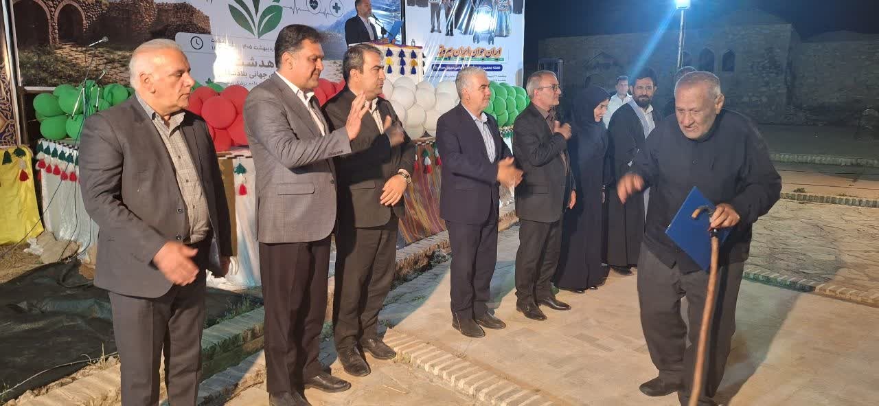  خانواده‌های شهدا جنگ رمضان در بافت تاریخی بلاد شاپور دهدشت تجلیل شدند 