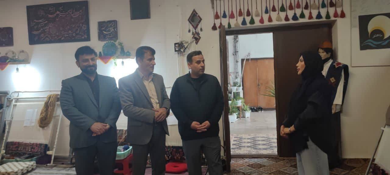 مشاور وزیر میراث‌فرهنگی از خانه‌های خلاق صنایع‌دستی مازندران بازدید کرد