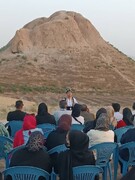 برگزاری مراسم شاهنامه‌خوانی در تل ضحاک به مناسبت هفته میراث فرهنگی