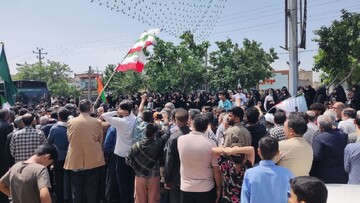 کاروان پیاده از مشهد راهی کربلا شد/ پرچم ایران همراه زائران در ۳هزار و ۵۰۰ کیلومتر پیاده‌روی