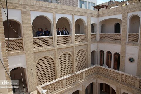 بازدید رئیس گردشگری سازمان برنامه و بودجه کشور از اماکن تاریخی قم
