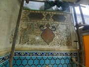 آغاز مرمت و احیای دیوارنگاره‌های تاریخی امامزاده عبدالله (ع) بافق