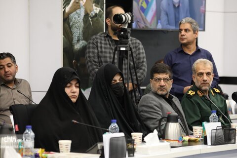 آیین رونمایی از الواح ثبت شده آثار مملوس و نامملوس جنگ تحمیلی رمضان و تجلیل از خانواده معظم شهدا با حضور وزیر میراث‌فرهنگی، گردشگری و صنایع‌دستی