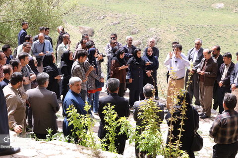 برگزاری تور رسانه‌ای و نشست خبری با اصحاب رسانه در محوطه باستانی غار معبد کرفتو کردستان به مناسبت هفته میراث فرهنگی
