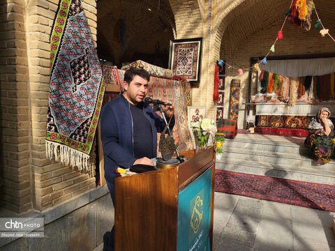 دومین نمایشگاه فرش دستباف «گه‌لاویژ سنه» همزمان با هفته میراث‌فرهنگی در سنندج برپا شد
