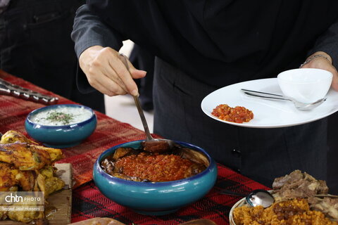 گزارش تصویری برگزاری جشنواره سفره کُردی در سنندج به مناسبت هفته میراث فرهنگی