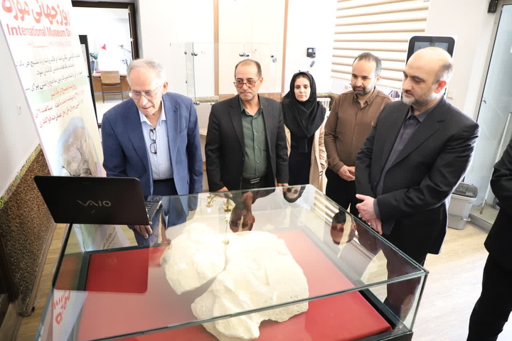 افتتاح نمایشگاه «یک شی، یک روایت» در زنجان / رونمایی از سردیس ایلخانی معبد داش‌کسن در موزه مردان نمکی