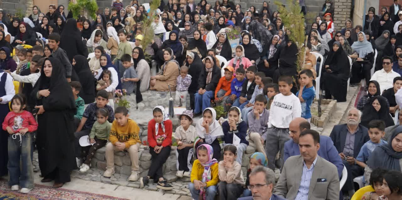 چهارمین جشنواره ریواس و گیاهان دارویی صنوبر تربت حیدریه برگزار شد