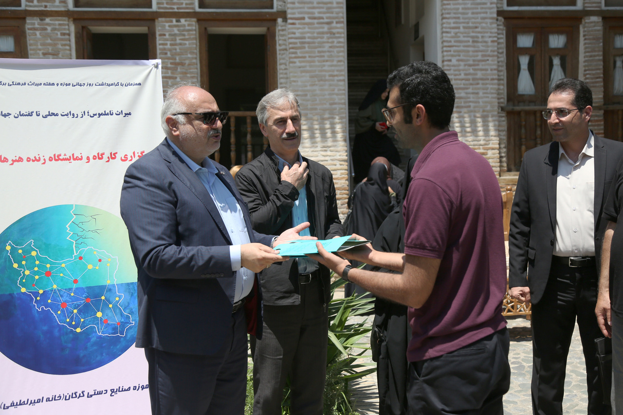 نمایش توانمندی هنرمندان گلستان در هفته میراث‌فرهنگی/ زنجیره ارزش، مسیر توسعه صنایع‌دستی استان و اشتغال پایدار