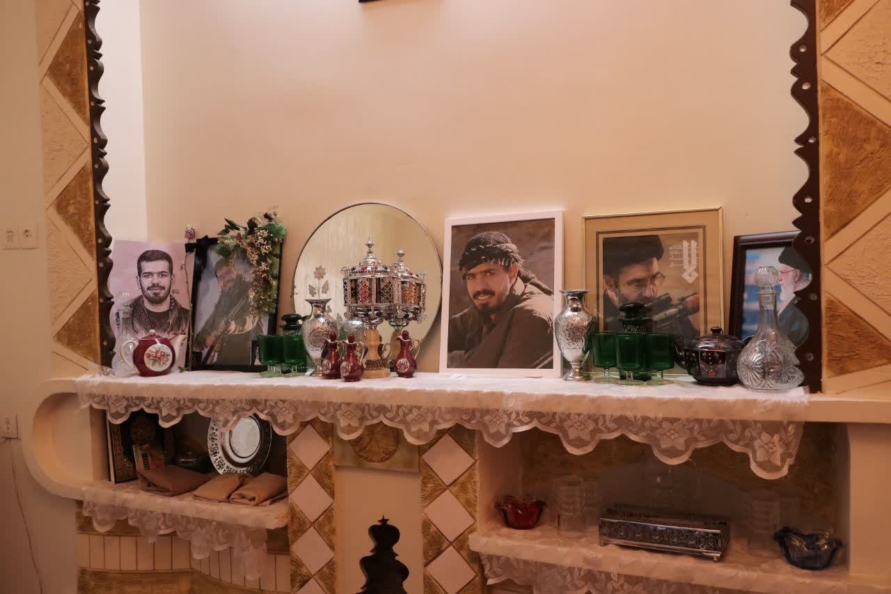 دیدار مدیرکل میراثفرهنگی استان همدان با خانواده شهید قادری