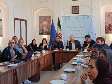 برگزاری ویژه برنامه بزرگداشت هفته میراث‌فرهنگی در پایگاه بازار تاریخی تبریز/ بازخوانی سیر تحول بازار در گذر زمان با تکیه بر عکس‌های تاریخی کشف‌شده