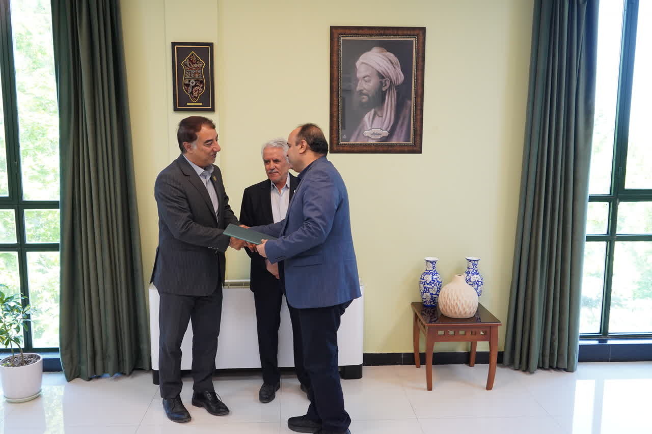 صنایعدستی همدان به پشتوانه علمی نیاز دارد/ لزوم گسترش ارتباط دانشگاه و صنعت