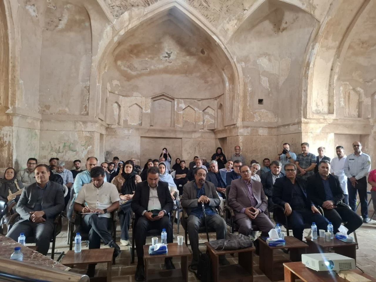 برپایی نشست تخصصیِ گنبدهای تاریخی شادمهرک(شه میر) نیشابور در آیینه معماری، مرمت، باستانشناسی و گردشگری