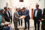 بازدید میدانی استاندار یزد از گنجینه‌های مکتوب و کارگاه‌های هنری در هفته فرهنگی