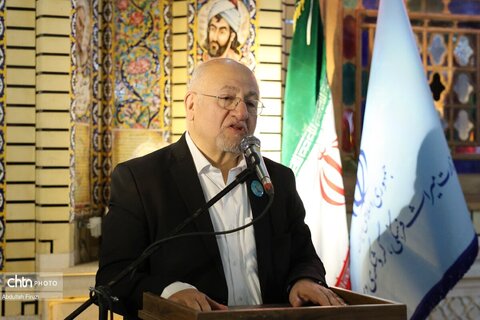 تجلیل از پنج استاد
