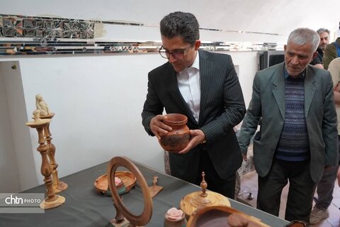 افتتاح پویش «هزار میدان، هزار بازار» در بروجرد/ گامی برای اشتغال ۷۰۰ هنرمند لرستانی