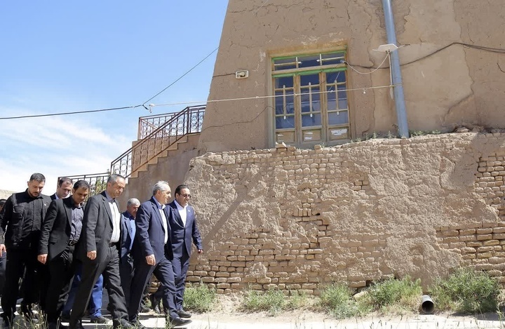 بازدید استاندار آذربایجان‌شرقی از مسجد تاریخی سنگی روستای اسنق