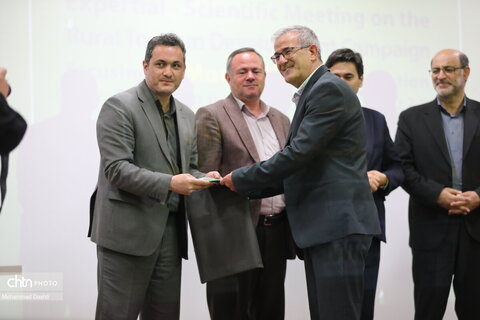 نشست علمی تخصصی پویش توسعه گردشگری روستایی با محوریت ثبت جهانی روستای موئیل