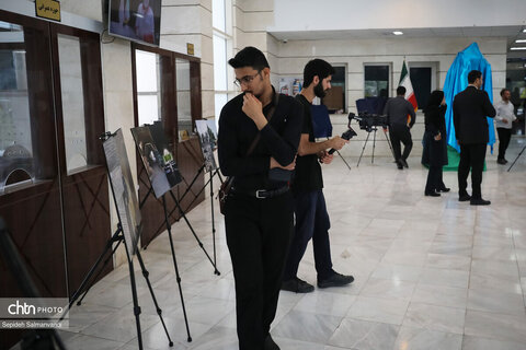 نمایشگاه « ایستاده در غبار»؛ روایتی از مقاومت تمدن ایران در برابر تجاوز آمریکایی_صهیونی