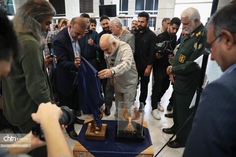 نمایشگاه « ایستاده در غبار»؛ روایتی از مقاومت تمدن ایران در برابر تجاوز آمریکایی_صهیونی