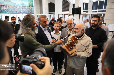 نمایشگاه « ایستاده در غبار»؛ روایتی از مقاومت تمدن ایران در برابر تجاوز آمریکایی_صهیونی