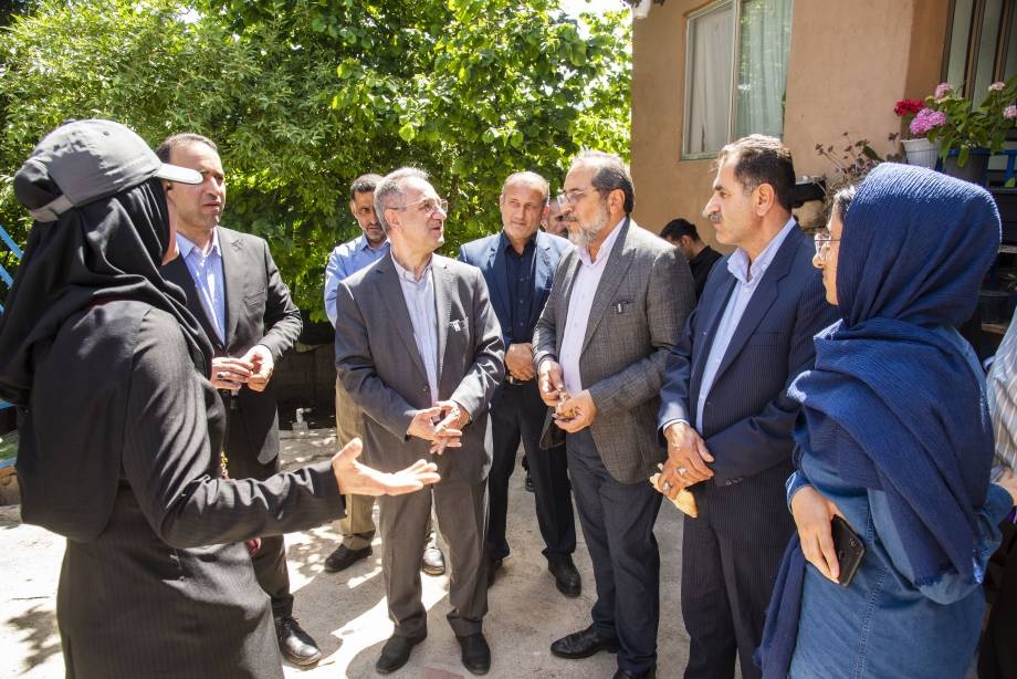 بازدید معاون گردشگری از روستای شانه‌تراش؛ از دریای ابر تا هنر شانه چوبی