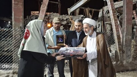 حضور بانوان کشور ترکیه با حضور در مجموعه مقدس حسینیه اعظم زنجان