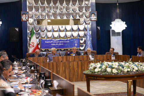 نشست مشترک وزارت میراث‌فرهنگی، گردشگری و صنایع‌دستی با شهرداران کلان‌شهرهای کشور