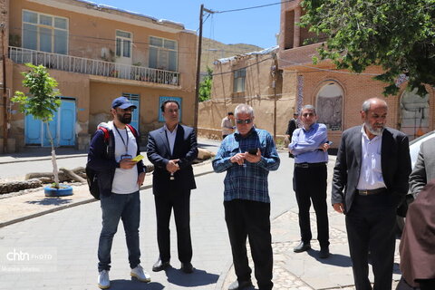 فم تور آشناسازی خبرنگاران و عکاسان با  روستاهای تاریخی قروه و درسجین