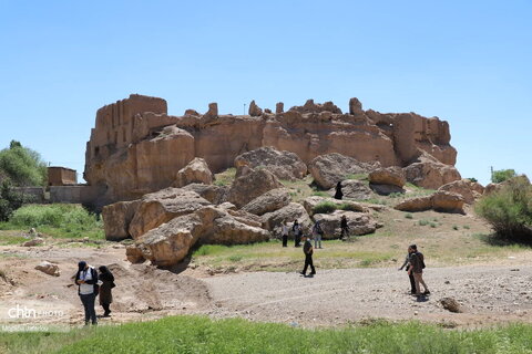 فم تور آشناسازی خبرنگاران و عکاسان با  روستاهای تاریخی قروه و درسجین