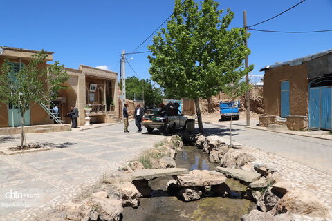 فم تور آشناسازی خبرنگاران و عکاسان با  روستاهای تاریخی قروه و درسجین